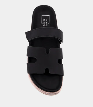 Izzy Sandal